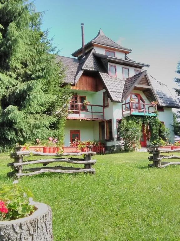 Casa Paltin Vila Si Cabane Poiana Stampei Zewnętrze zdjęcie
